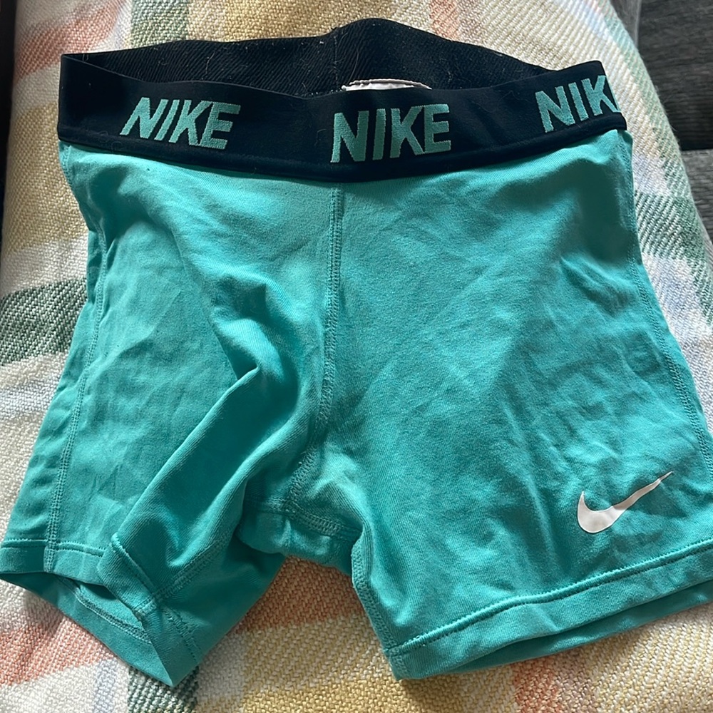 Girls Nike pro shorts